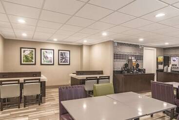 هتل Wingate By Wyndham Brunswick Ga I 95