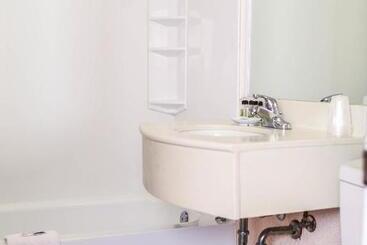 مُتل Ogunquit Hotel And Suites