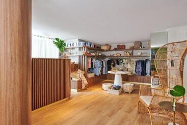 اقامتگاه Mondrian South Beach