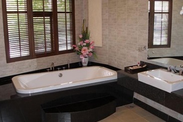 Siam Society Hotel & Resort