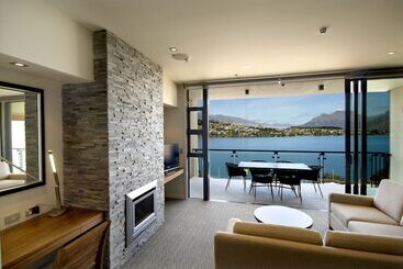 The Rees Hotel & Luxury Apartments