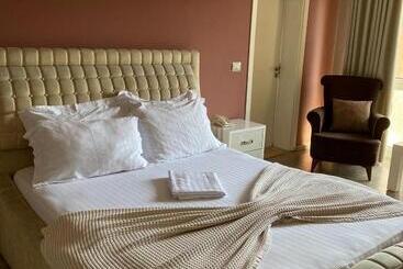 Vila Park Hotel 1 - Tirana