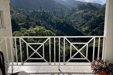 هتل Starlight Chalet