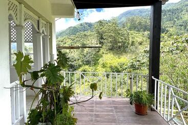 هتل Starlight Chalet