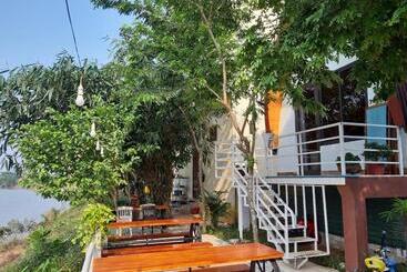 هتل Areca Bungalow
