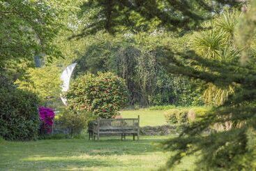 هتل Cedar House Boutique B&b