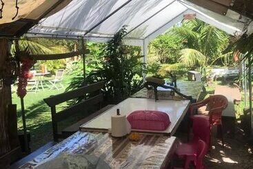 هتل Fare Club   Moorea