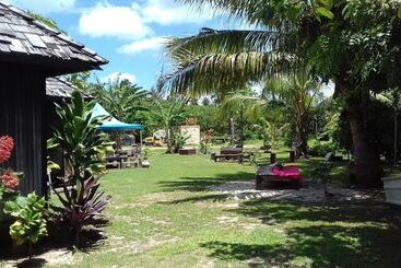 هتل Fare Club   Moorea