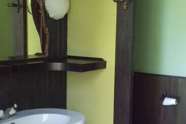هتل Fare Club   Moorea
