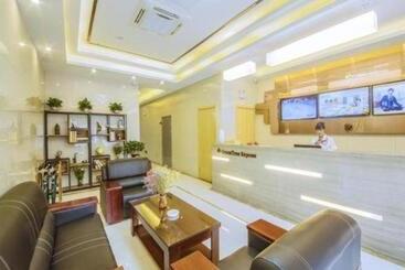 هتل Greentree Inn Wuxi Jiangyin Dongwaihuan Road Zanyuan