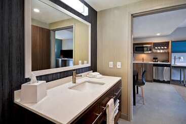 Отель Home2 Suites By Hilton Bowling Green