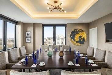 هتل Marriott New York Jfk Airport