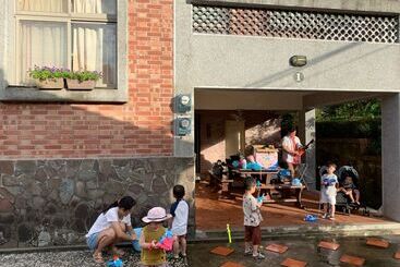 هتل Red Brick Villas
