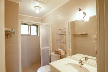 هتل Red Brick Villas