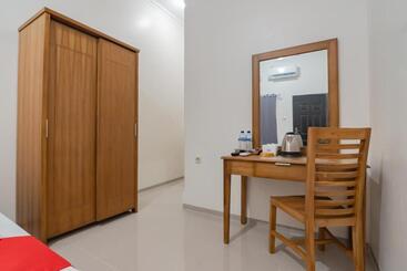هتل Reddoorz Syariah Plus @ Perintis Guesthouse Tasikmalaya