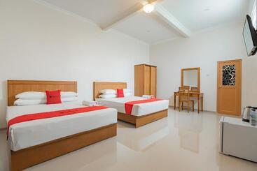 هتل Reddoorz Syariah Plus @ Perintis Guesthouse Tasikmalaya