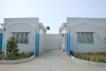 هتل Shorestop Resort Inn