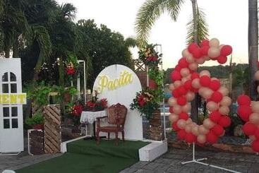هتل Shorestop Resort Inn