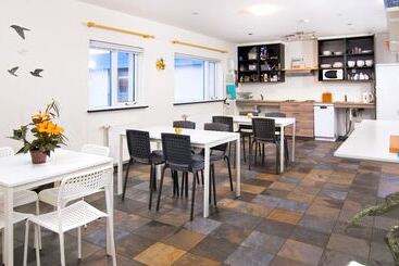 هتل Start Hostel