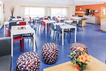 هتل Start Hostel