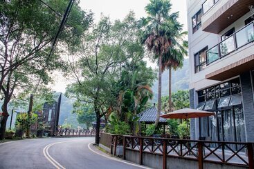 هتل Sunrise Hot Spring