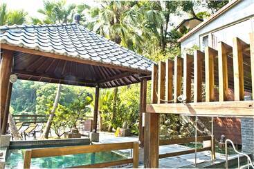 هتل Sunrise Hot Spring