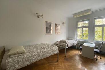 هاستل Rooms Miklošičeva