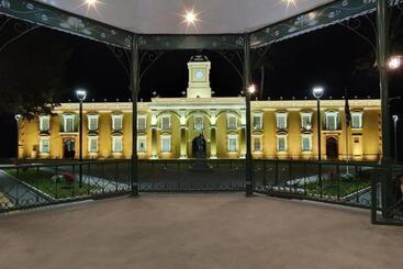 هتل Casa Central De Santa Ana