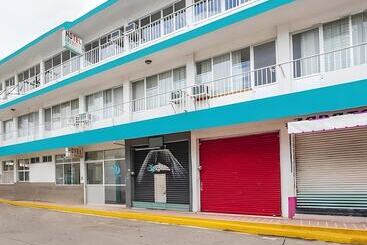 هتل Las Brisas