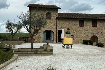 هتل Masso Alle Rose Di Santarsiero Serena