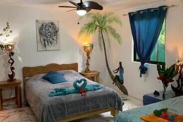 پانسیون Casa Mambo
