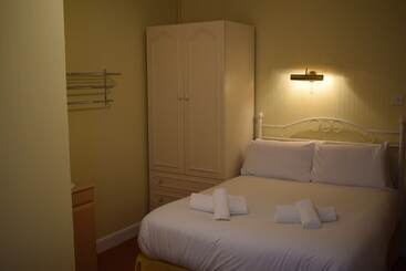تختخواب و صبحانه Penn House