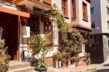 هتل Astra Boutique