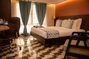 هتل Best Western Plus Soaho Douala Airport
