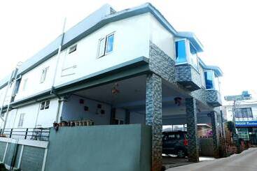 هتل Happystay Rooms And Cottages