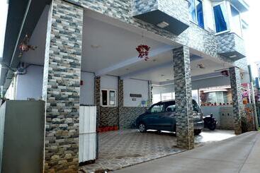 هتل Happystay Rooms And Cottages