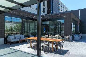 هتل Hilton Garden Inn Madison Downtown
