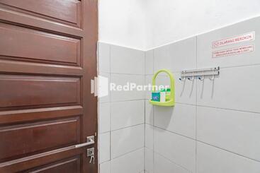 هتل Langkar Guest House Syariah Mitra Reddoorz