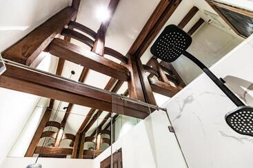 تختخواب و صبحانه Punyashthiti Villa