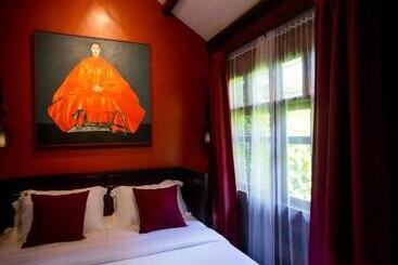 تختخواب و صبحانه Punyashthiti Villa
