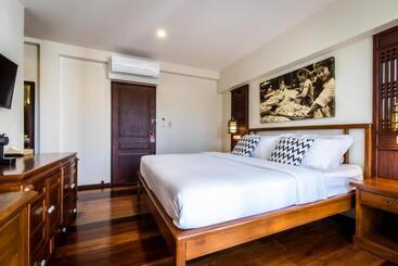 تختخواب و صبحانه Punyashthiti Villa