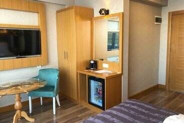 تختخواب و صبحانه The Green Park Hotel Sinop