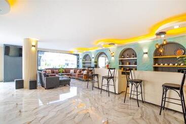 Blue Marina Hotel & Spa