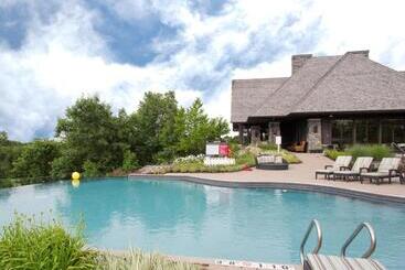 هتل Muskoka Bay Resort
