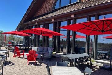 هتل Muskoka Bay Resort