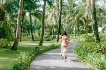 هتل The Costis Phu Quoc Hostel And Homestay