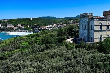 Grand Hotel Villa Parisi