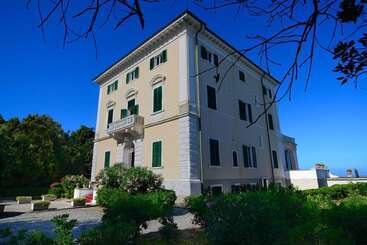 Grand Hotel Villa Parisi