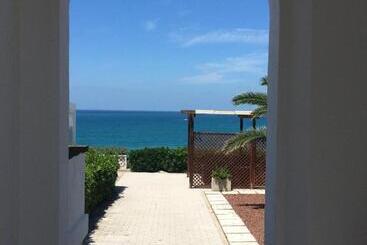 Grand Hotel Villa Parisi