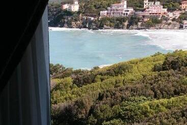 Grand Hotel Villa Parisi